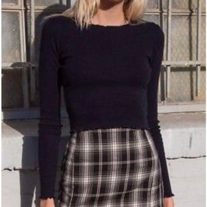Brandy Melville Lettuce Trim Cropped Long Sleeve Tee